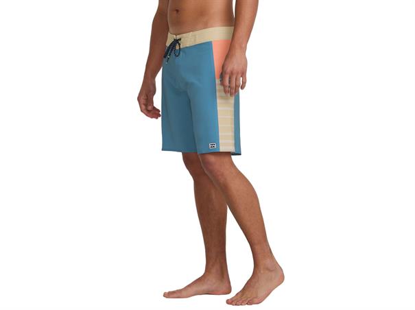 Billabong D Bah Pro 18.5" - Performance Board Shorts for Men