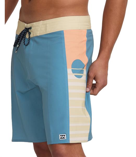 Billabong D Bah Pro 18.5" - Performance Board Shorts for Men
