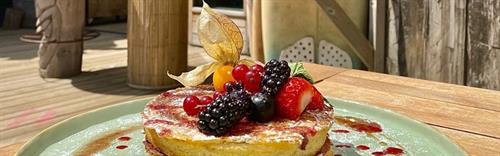 Breakfast and lunch cook