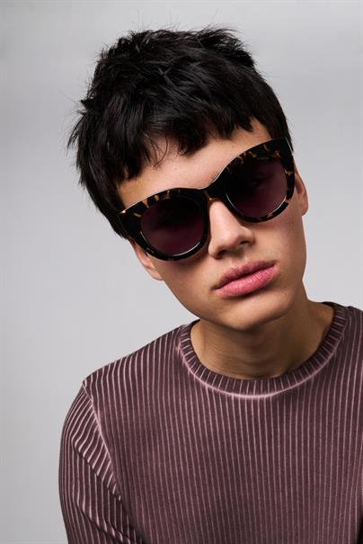 Komono Louise - Cateye Frame Unisex Zonnebril