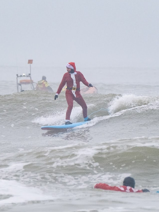 Surfing Santa's 4
