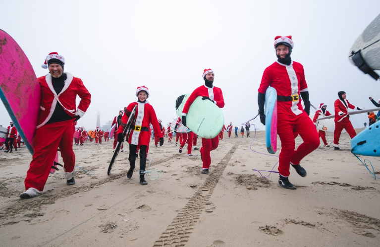 Surfing Santas mobile